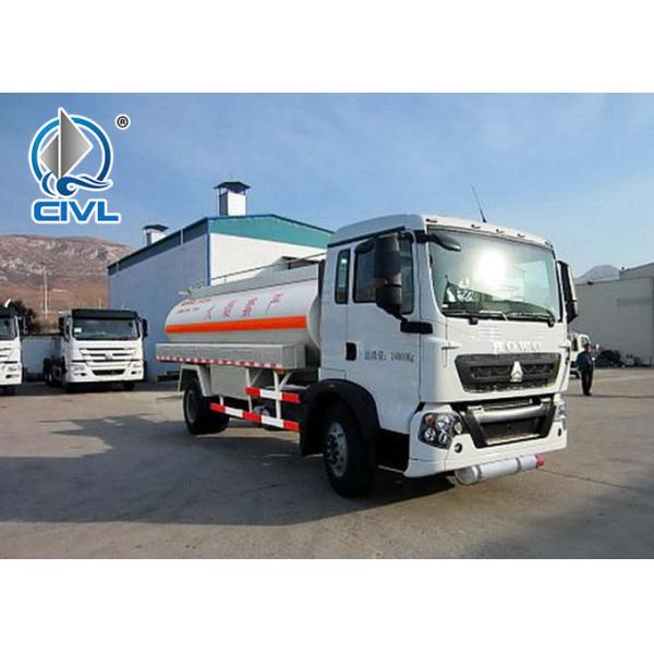 Sinotruk Howo 4x2 Fuel Tanker Truck / Gas Diesel Refilling Truck 5 cbm
