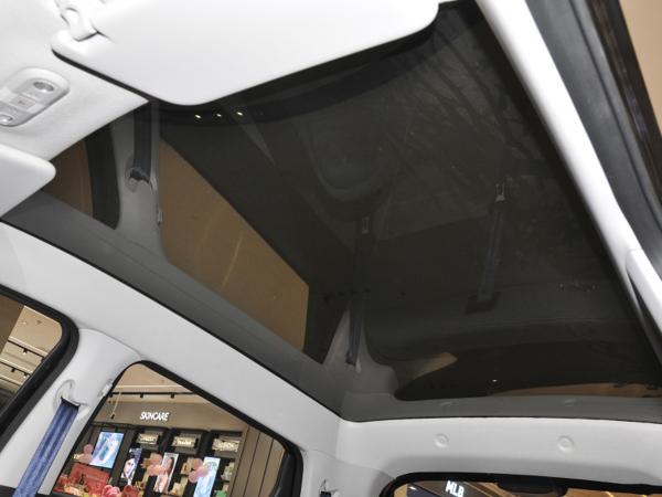 Street Legal Electric Vehicle With 2.521m Long Wheelbase 3 Kinds Of Battery Range