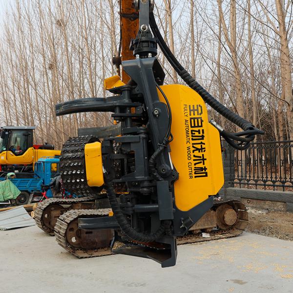 Colhendo a ceifeira de madeira de corte principal do log da árvore para a máquina escavadora Attachments da silvicultura