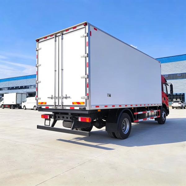 Dongfeng 6.5m/7.8m Refrigerated Food Transport Freezer Vehicle Refrigerator Van Box Truck