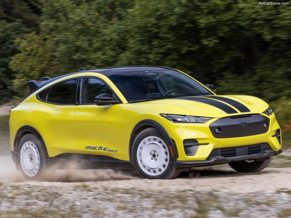 Suspensão de Rally única, Carro Familiar Fora Sentimento de Corrida no Ford Mustang Mach-E Rally (2024) 480 cavalos