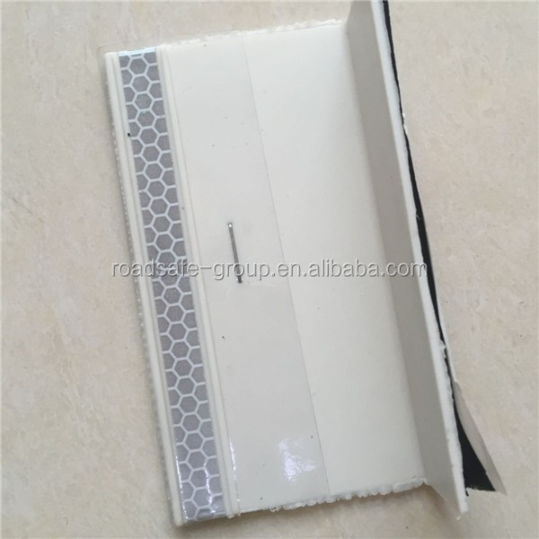 20 Years' Manufacturer PVC Delineator Reflector Reflective Temporary Road Pavement Marker for Road Reseal Markers Delineation