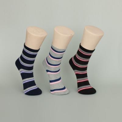 Les socquettes sportives des hommes antibactériens, nylon/socquettes fonctionnantes de Spandex