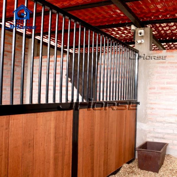 Luxury Design Stable Front Partitions Bamboo And Wood Filling Horse Equipment