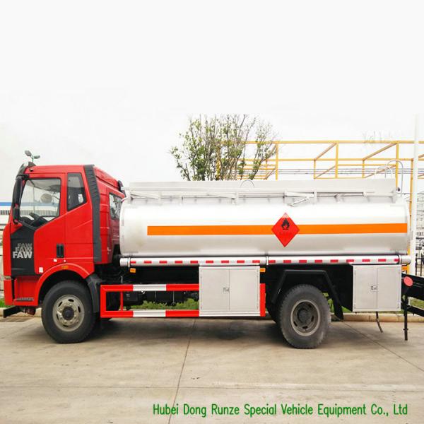 FAW 9CBM Petroleum Oil Tanker Truck For Transport With 3 Persons Seater