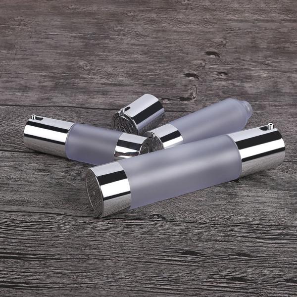 A bomba mal ventilada vazia plástica da loção engarrafa o soro facial que empacota 15ml 30ml 50ml