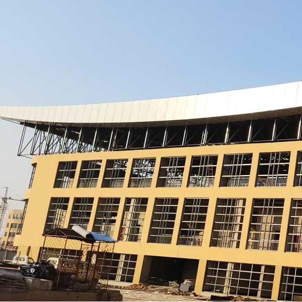 Toit en acier 950mm de cadre de l'espace de toit de la construction 820mm de cadre en métal de la lumière Q345