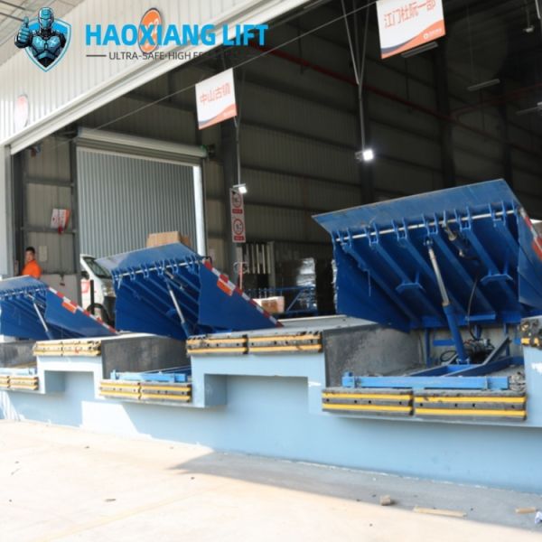Hydraulic Dock Leveler Steel Plate Platform Lifter 6T-20T For Cargo Handling Easy loading for warehouse