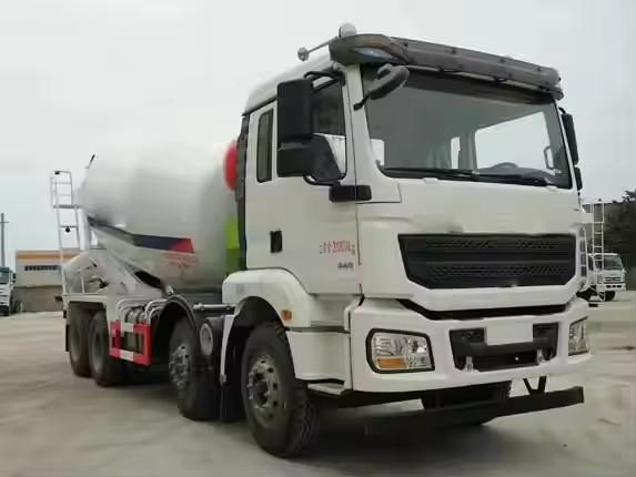 Used HOWO 6x4 Driving Wheel Capacity 6/8/10/12 /16cbms Concrete Batching Plant Mixer Tank Truck