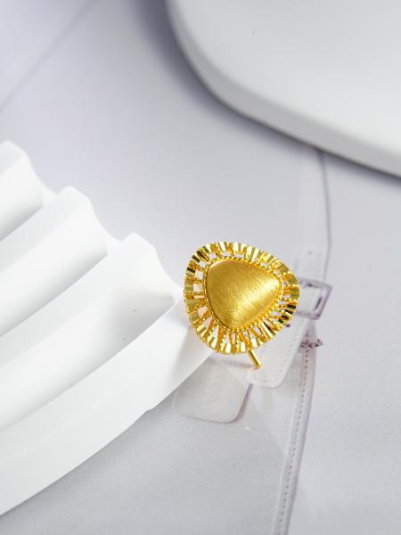 Polished 24K Gold Accessories Perfect Combination of Finish and Simple Design
