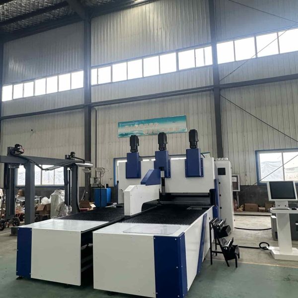 16-Axis Linkage Control CNC Bending Machine with High Precision Bending and Customizable Auxiliary Folding Knife