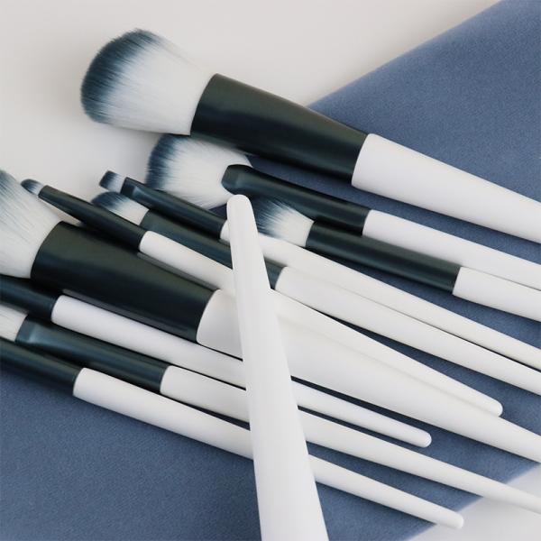 Soft Hair Cosmetic Tools For Professional Makeup Skin Like Finish