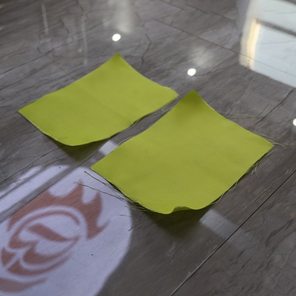 Customized E-Glass Colored Fiberglass Cloth Heat Resistant Safety For Cutting Process