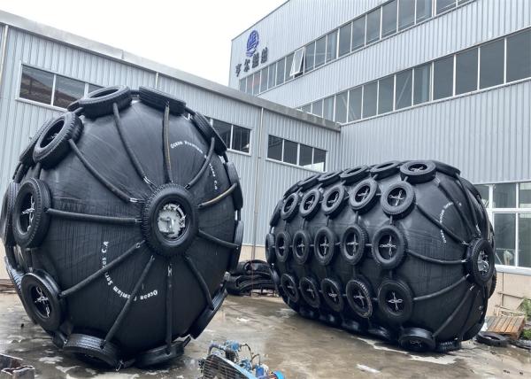 STS Low Reaction Force Yokohama Pneumatic Rubber Fenders With Chain And Tyres
