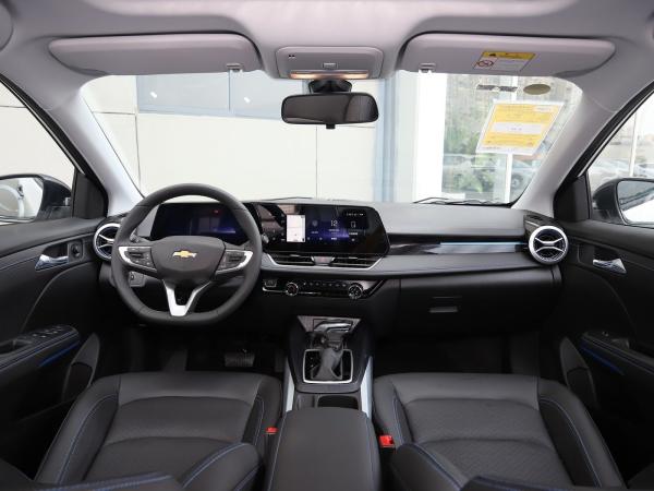 Carro de edição híbrida leve de 2024 1.3t com sistema de travagem barométrico e cor externa preta