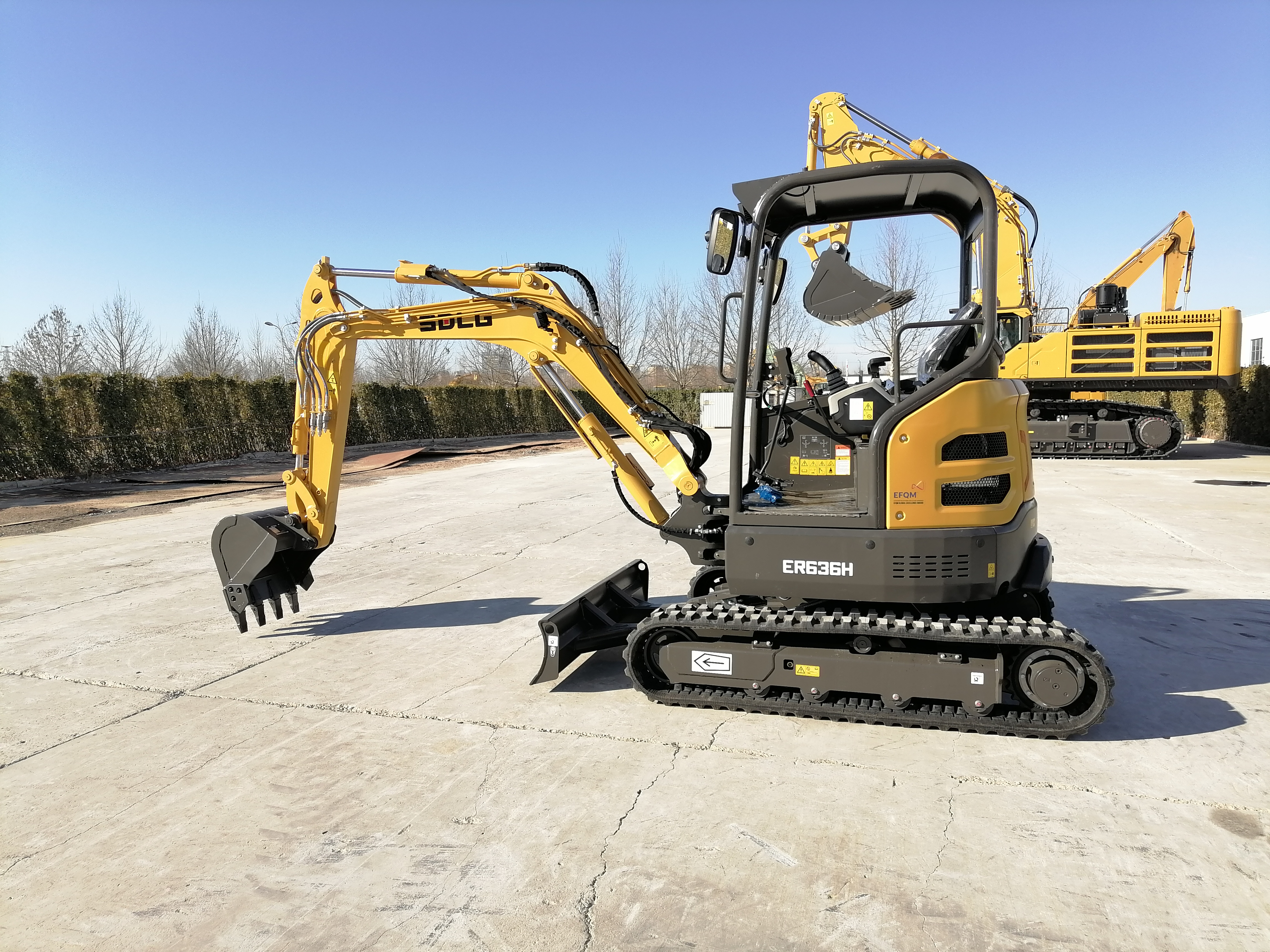 SDLG Lingong LGMG 1t 2t 3t Mini Micro Crawler Excavator Compact Digger For Farm Garden Home Use