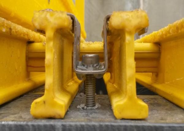 Different Shape Bar Grating Saddle Clips For FRP Grating Retaining Fixing