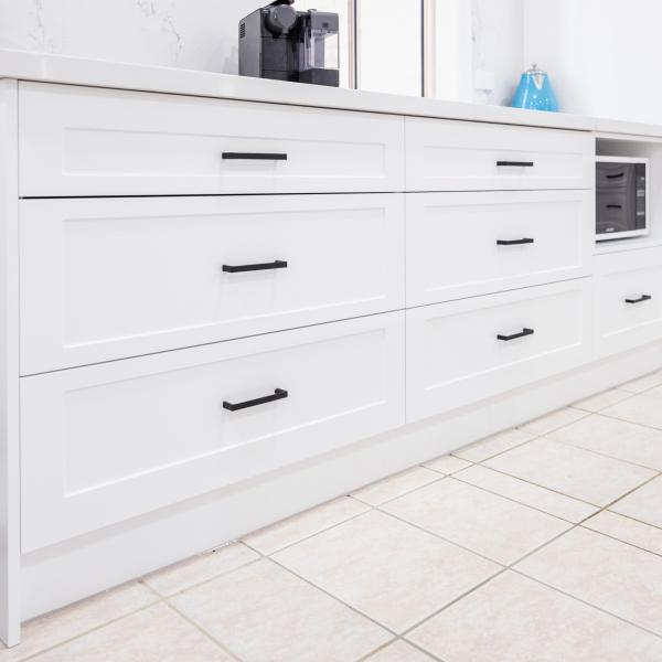 Customized Shaker Style Matte White Lacquer Kitchen Full Set Furniture Cabinet Set Storage Cabinet Kitchen Pantry