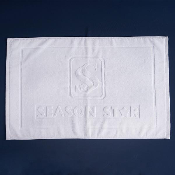 Jacquard Logo Hotel Collection Bath Mats , 100% Cotton Hotel Bathroom Floor Mats 32s Yarn Count