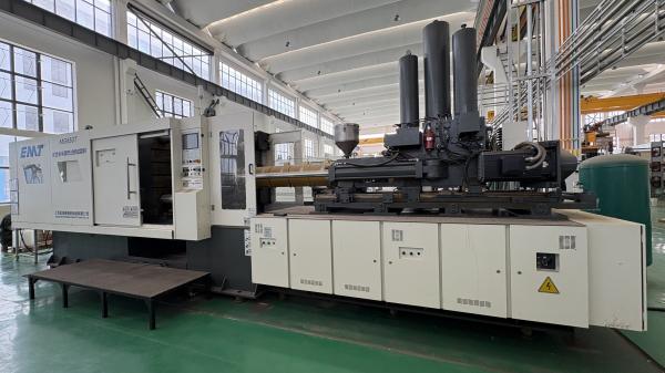 Máquina de moldeo de espesor de alto rendimiento MG-650T 84mm Diámetro de tornillo 120MPa Presión de inyección