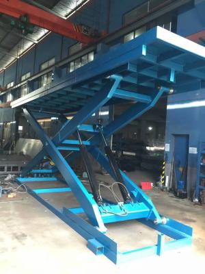 Os elevadores da baía de carga, doca hidráulica do caminhão Scissor o movimento eficiente do tamanho 2000*4000mm da tabela de elevador para a empilhadeira