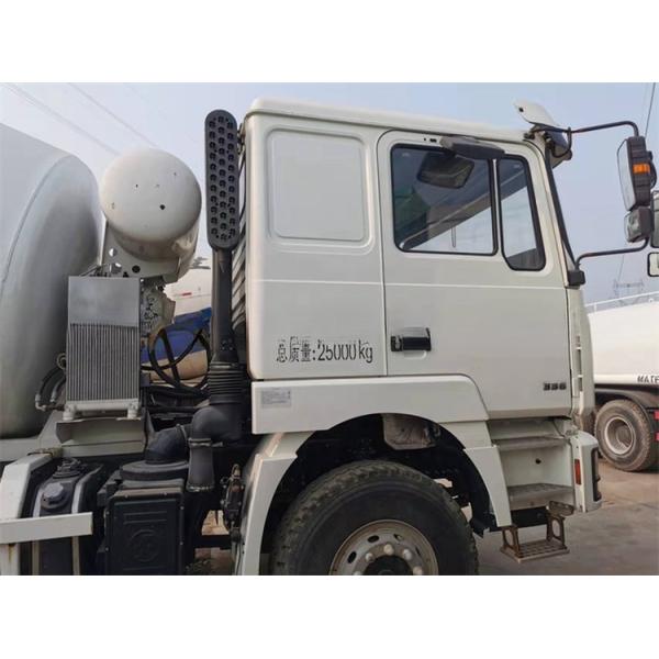 Camión de mezcladora de cemento de segunda mano Shacman F3000 con velocidad de tambor de mezcla de 20 r / min