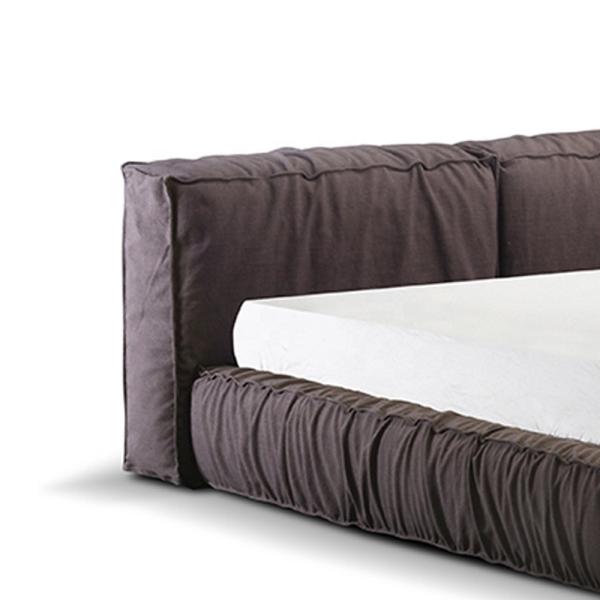 Comfortable Ottoman Bed Queen Breathable With Hand Watered Cloth