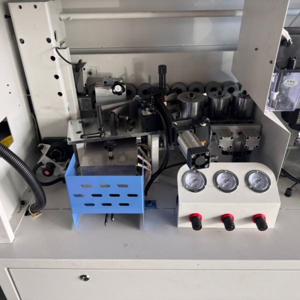 Compact Automatic Edge Banding Trimming Machine 7KW Woodworking Equipment