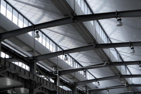 Solution de flexibilité de conception pour maximiser la productivité et minimiser les coûts de construction dans un entrepôt de structures en acier