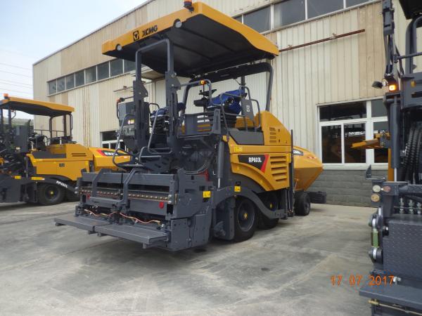 XCMG RP602L concrete asphalt pavers / Road Maintenance Machinery Automatic control