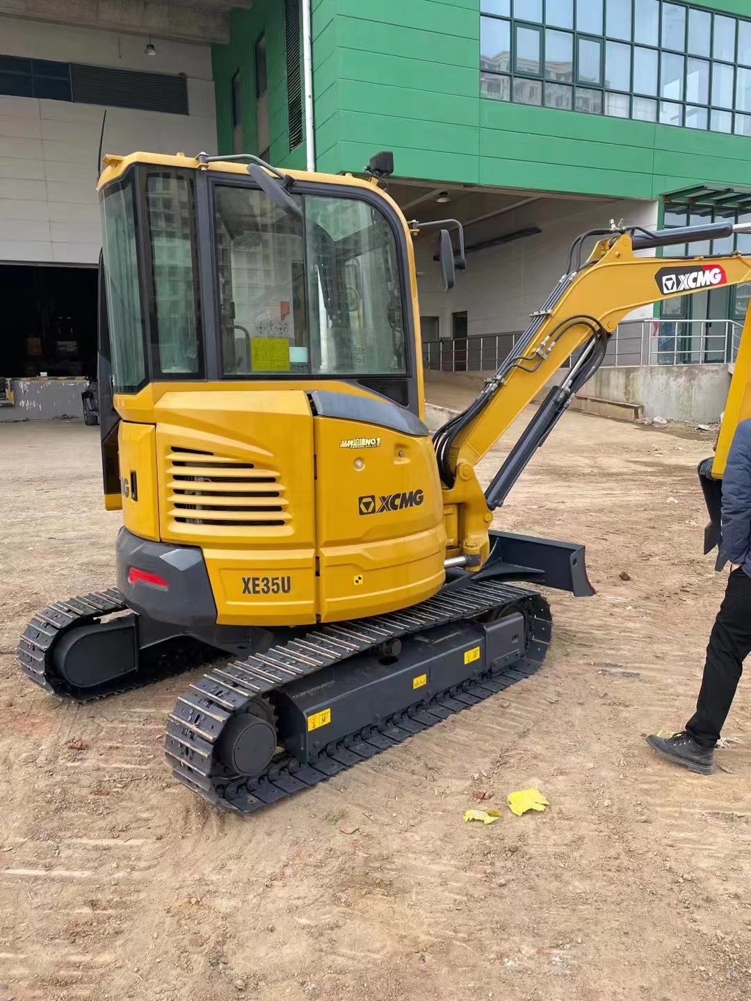 Эксплуатационный экскаватор XCMG XE35U в хорошем состоянии доступен сейчас