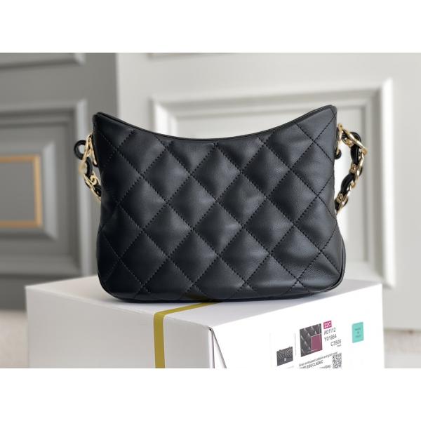 Chanel AS3562 Small Hobo Armpit Hippie Tote Bag Shoulder Bag 2022 Autumn Winter