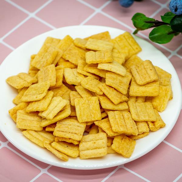 Biscoitos asiáticos do arroz do preço de grosso dos petiscos da crosta do arroz do sabor das lagostas do petisco da venda quente
