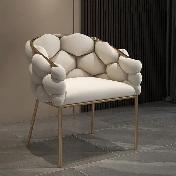 Chaise à manger moderne en velours avec des jambes métalliques - beige