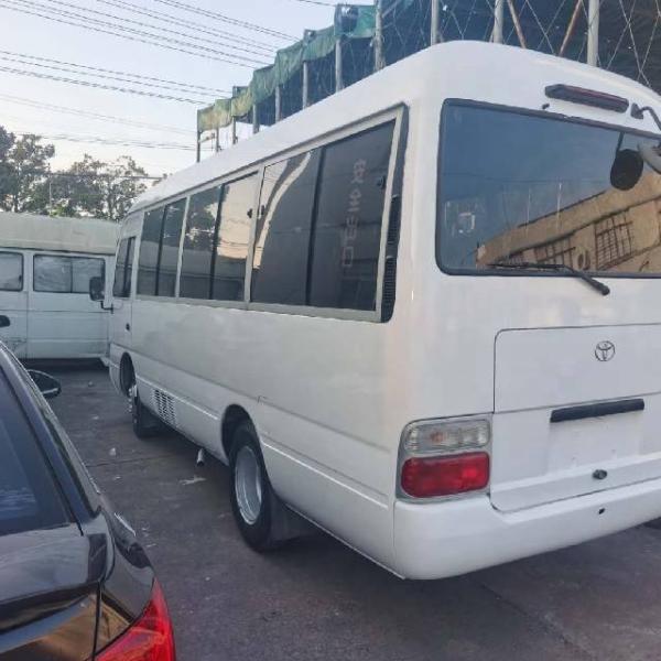 posição do boi da mão esquerda do ônibus escolar da segundo mão de 6.9m 42000KM