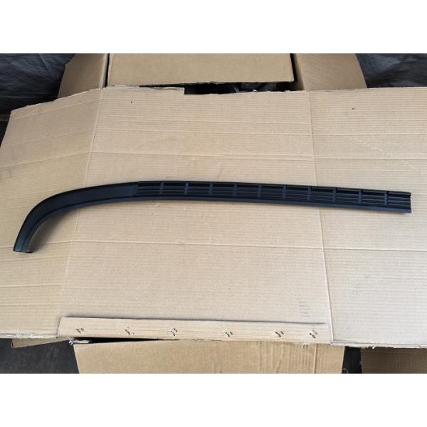 FSR FRR Bumper Step Set Left 1712600811 Middle 1712600821 Right 1712600801 Plastics Isuzu Body Parts