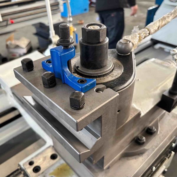 CA6140 High-Precision Manual Lathe - 400mm Swing Over Bed