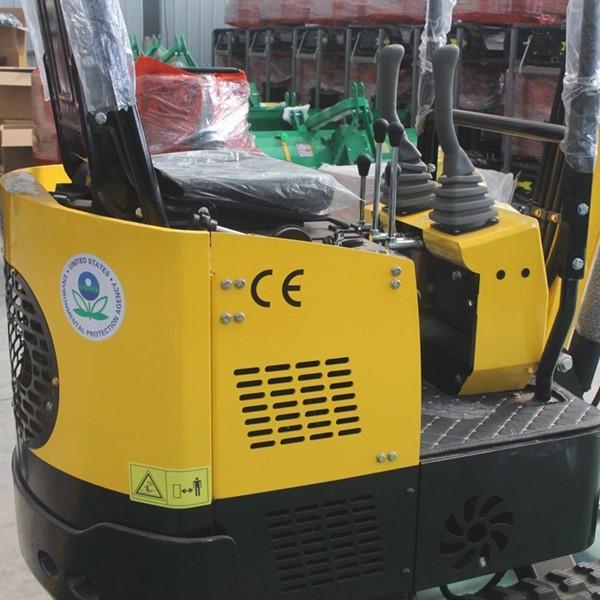 Lightweight  1.8 Ton Mini Excavator Internal Combustion Drive With England Engine