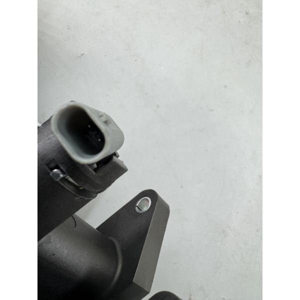 High-quality thermostat assembly LR105975 LR073694 JDE40346 suitable for diesel 2.0T cooling system accessories engine coolant thermostat LD13668