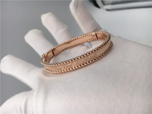 Forma oval do bracelete do ouro da assinatura 18K do grande modelo nenhuns diamantes/pedra preciosa