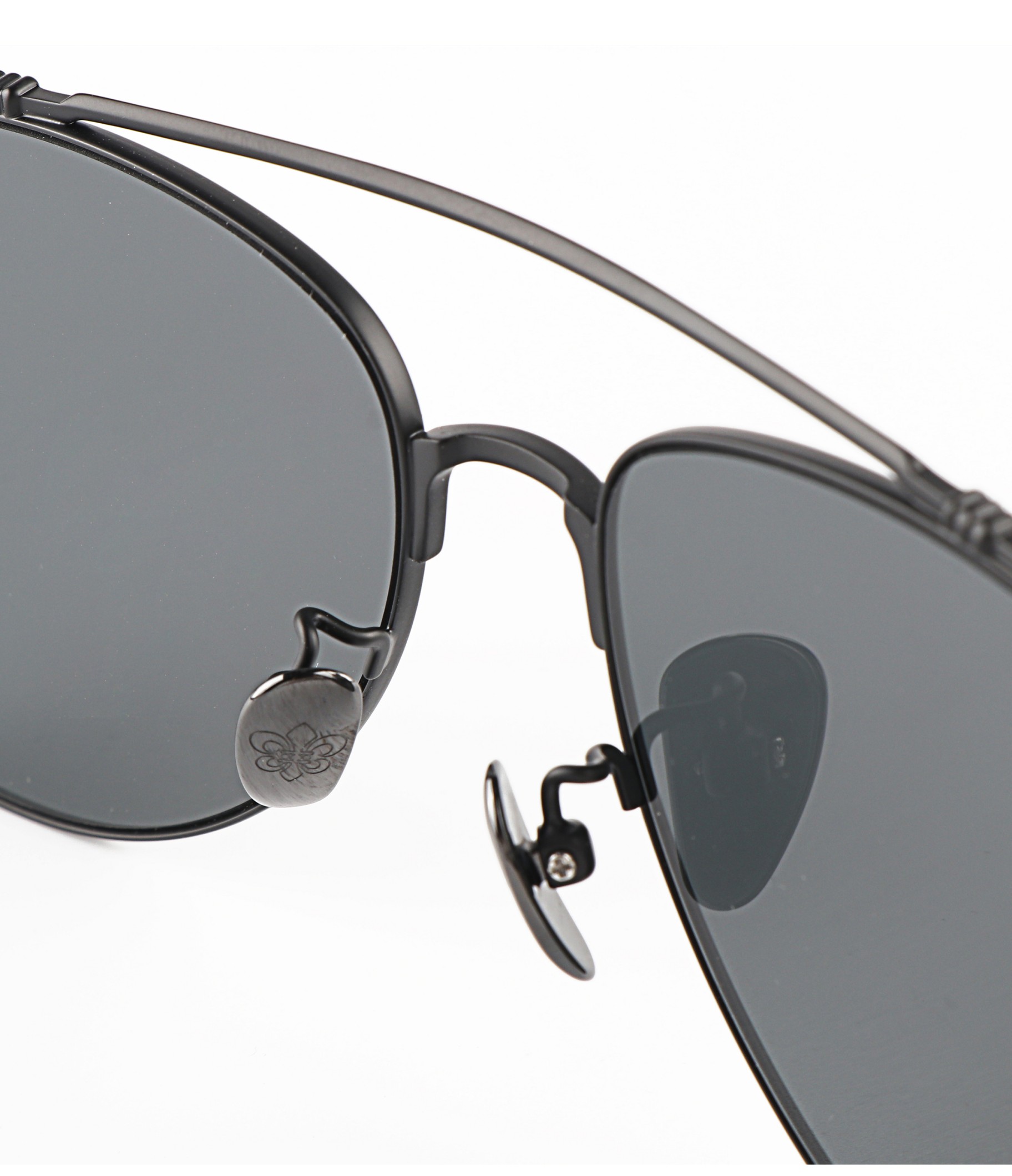 China Manufacturers Traditional Chic Men Women Sports Pilot Sun Shades Trendy High-end Man Summer Beach Sunglasses Logo Custom