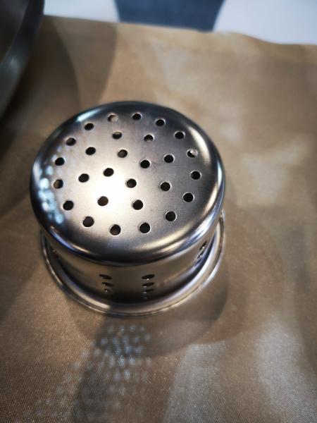 Stainless Steel Spice Shaker Lid – Perforated Seasoning Dispenser Cap, Durable Mesh Filter Cover for Powder, Cheese, Salt, and Pepper Jars