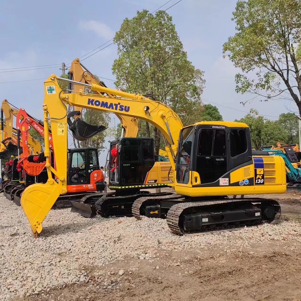 Оригинальный гидравлический насос Использованный экскаватор Komatsu PC130-7 с японским двигателем