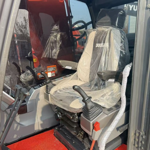 Full Hydraulic Used Excavator Dealer Doosan DX225LCA Crawler Digger Contractor Equipment