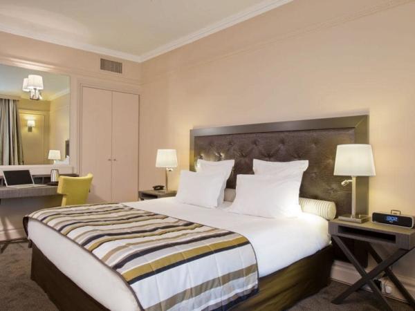 Guinea new hotel room furniture of Leather headboard bed with fabric chair and wood desk table