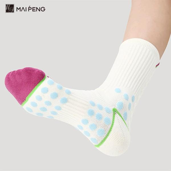 Des chaussettes de sport en plein air à la mode Compression Des chaussettes de vélo pour femmes
