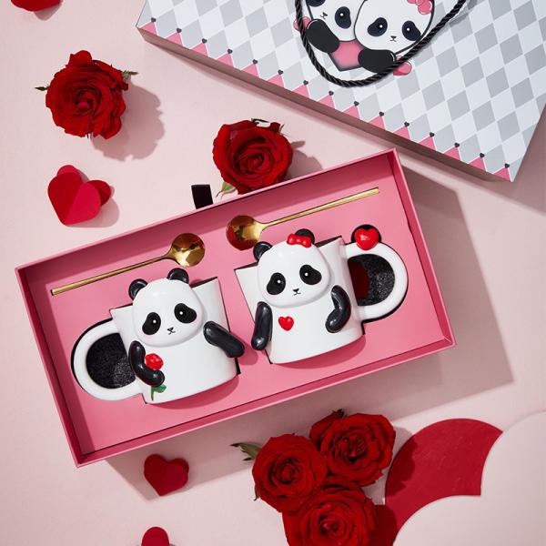 Modern Style Holiday Gifting Set with Microwave And Dishwasher Safe Features
