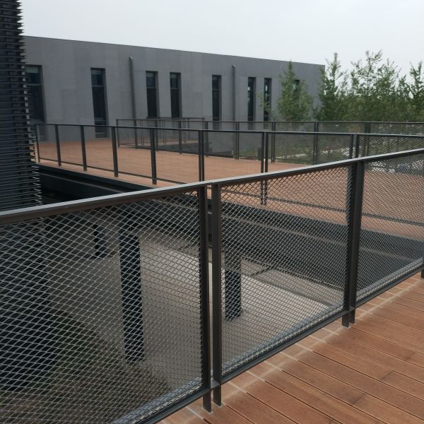 Low Carbon Steel Expanded Metal Mesh with Diamond Hole for Fence