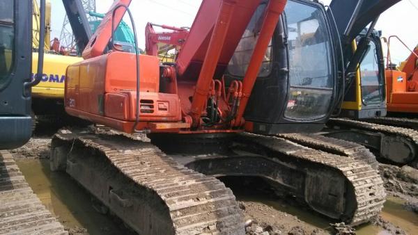 HITACHI EX200-5 USED EXCAVATOR FOR SALE ORIGINAL JAPAN AT BEST PRICE