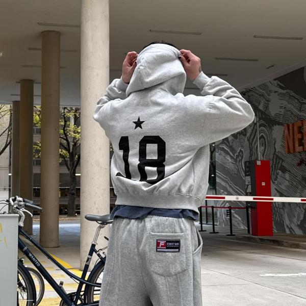 Nuevo diseño cortado con capucha logotipo personalizado con doble cremallera con capucha conjunto de impresión de pantalla calzoncillos con caja y con capucha conjunto de traje de deporte para hombres